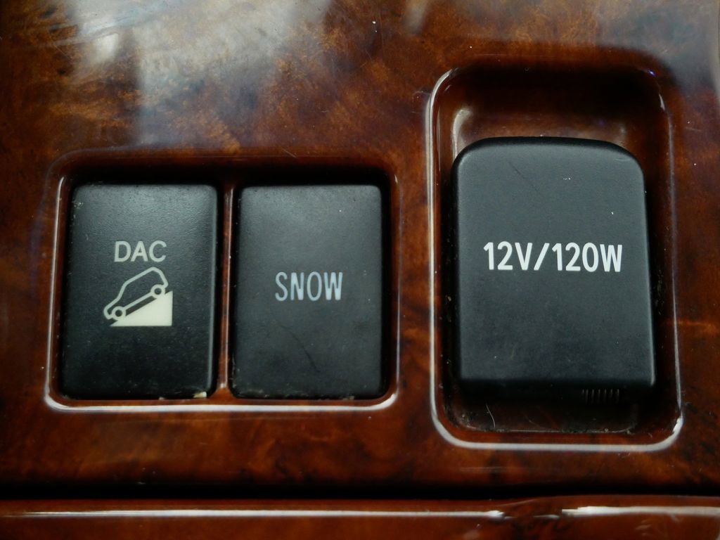 Used 2012 Toyota Highlander Limited w/ Tow Pkg image 32