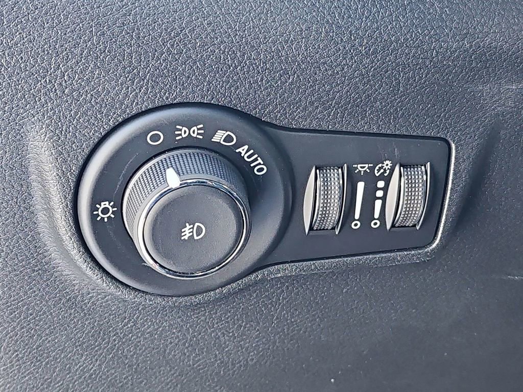 New 2026 Jeep Compass Limited image 36