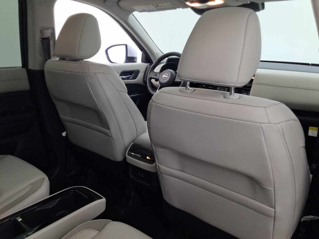 New 2025 Nissan Pathfinder SL image 23