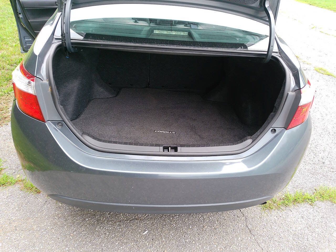 Used 2014 Toyota Corolla L FWD image 13