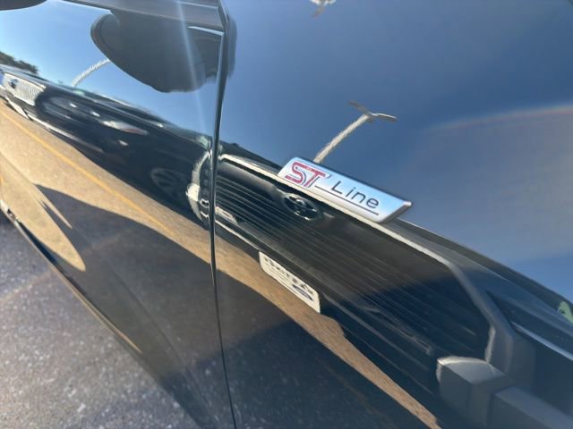 Certified 2023 Ford Escape ST-Line Elite w/ Premium Technology Package AWD/4WD image 10