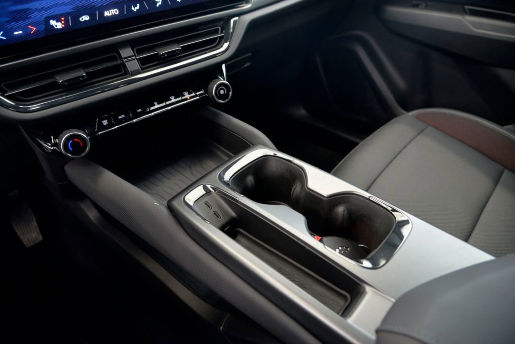 Used 2024 Chevrolet Equinox EV RS image 25