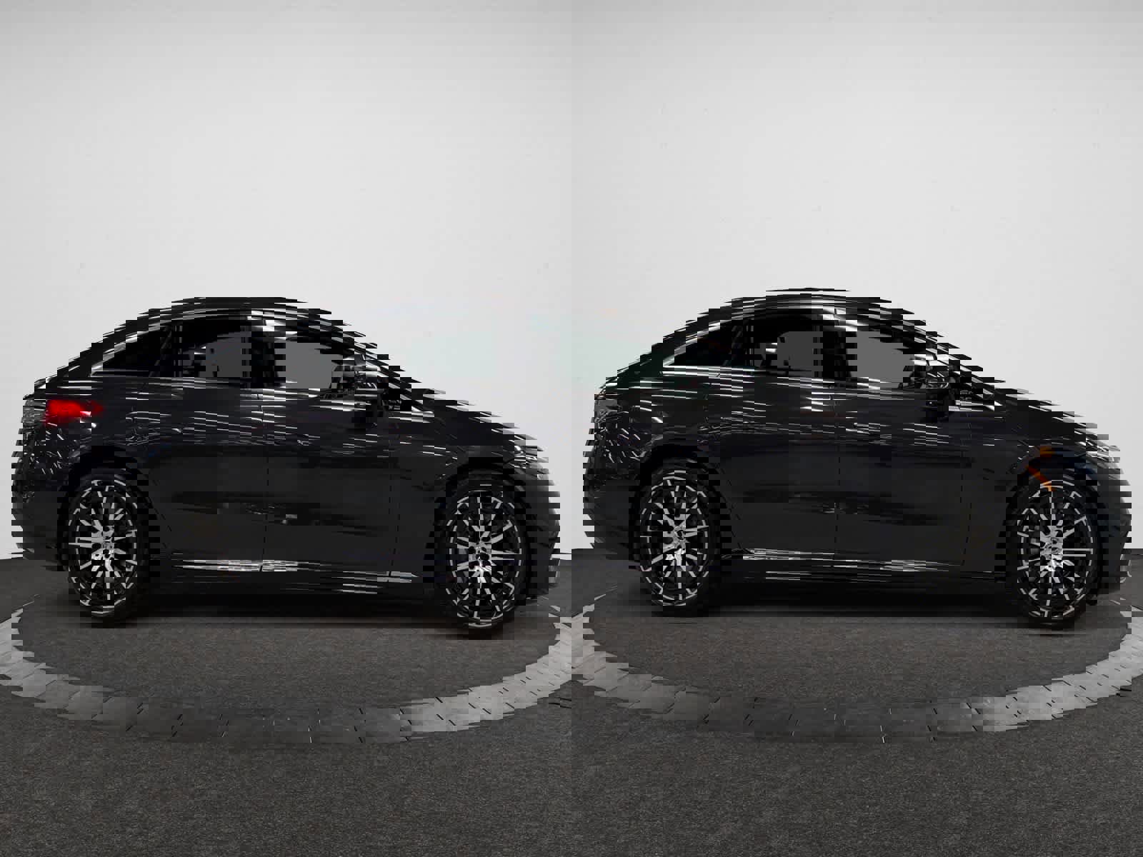 Used 2022 Mercedes-Benz EQS 580 EQS 580 image 2