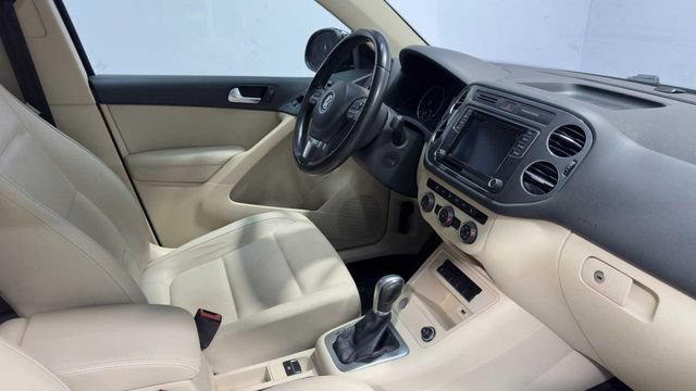 Used 2017 Volkswagen Tiguan S FWD image 11