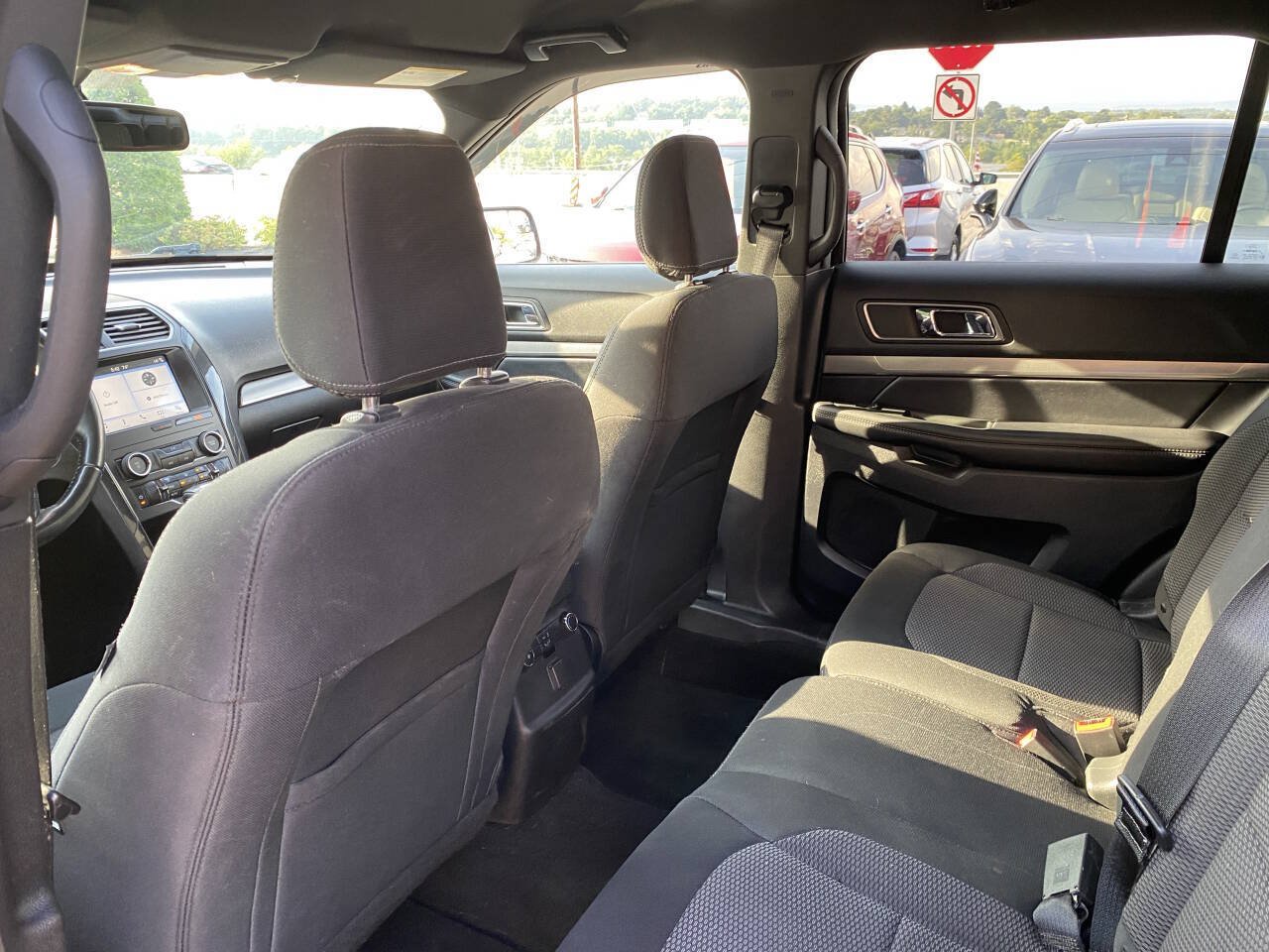 Used 2018 Ford Explorer XLT w/ Equipment Group 201A AWD/4WD image 14