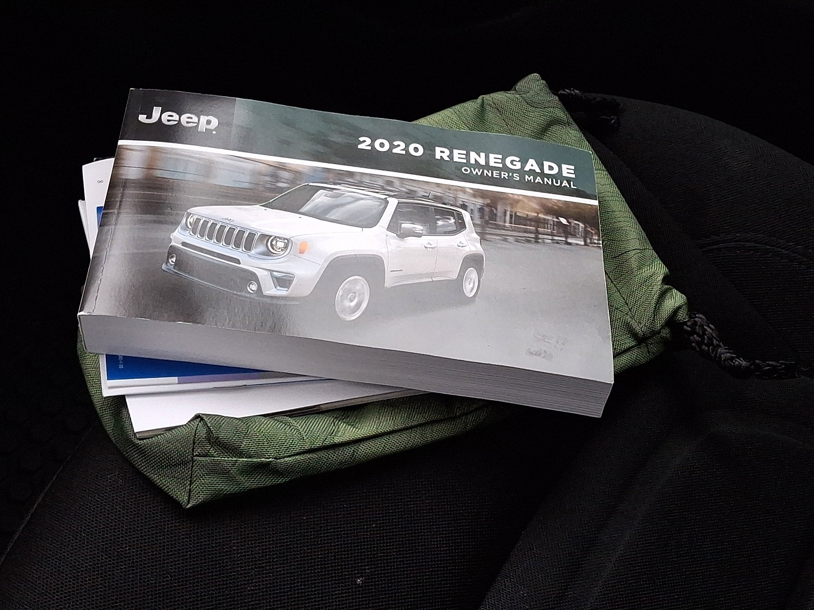 Used 2020 Jeep Renegade Latitude w/ Cold Weather Group image 25