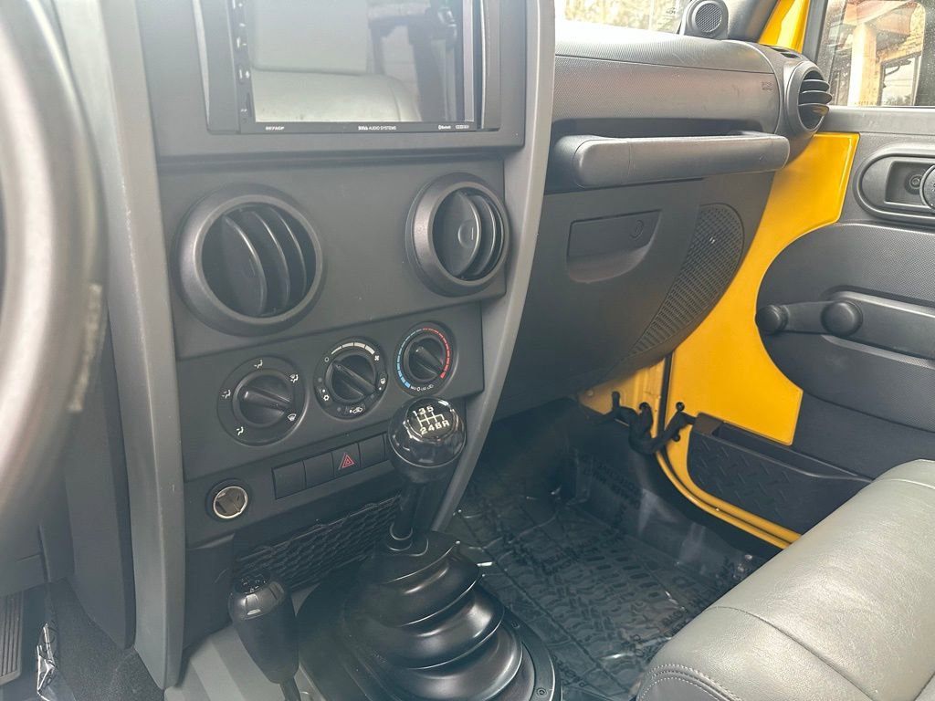 Used 2009 Jeep Wrangler X image 12