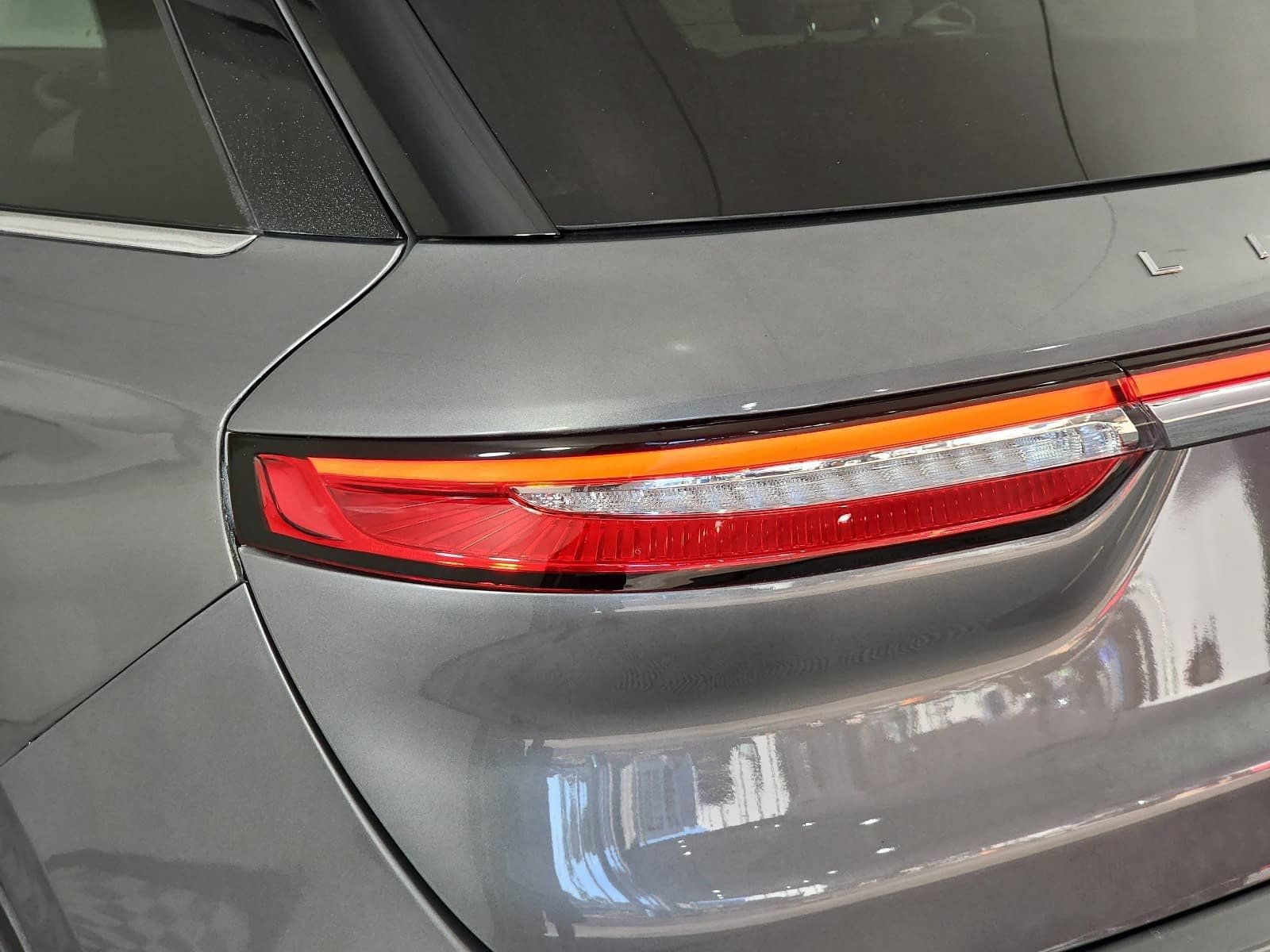 Used 2025 Lincoln Corsair FWD image 31