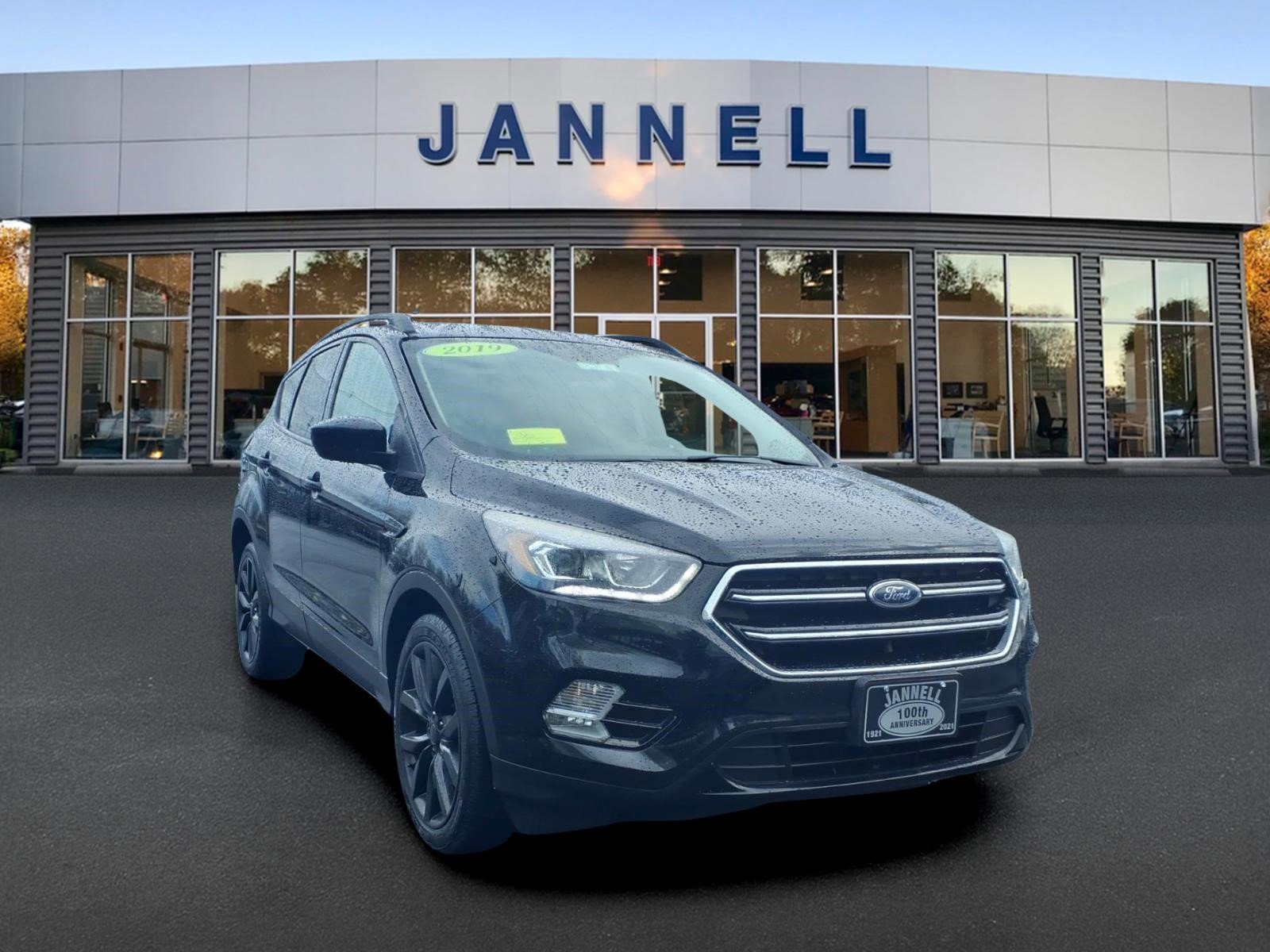 Used 2019 Ford Escape SE image 3
