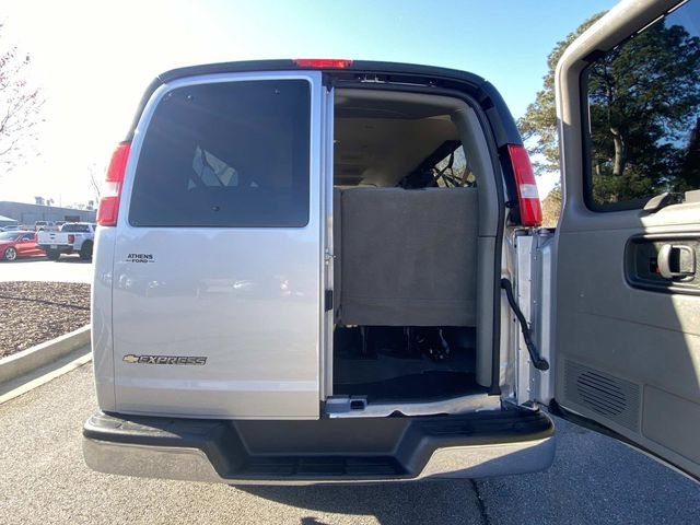 Used 2025 Chevrolet Express 3500 LT w/ LT Preferred Equipment Group image 6
