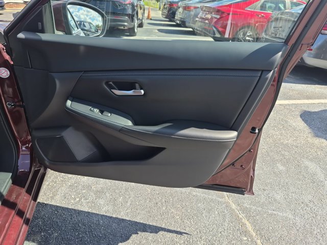 Used 2025 Nissan Sentra SV FWD image 29