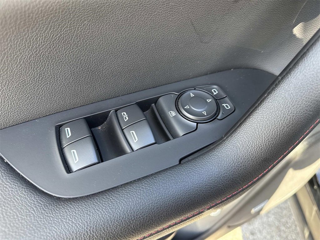 Used 2025 Chevrolet Blazer RS image 12