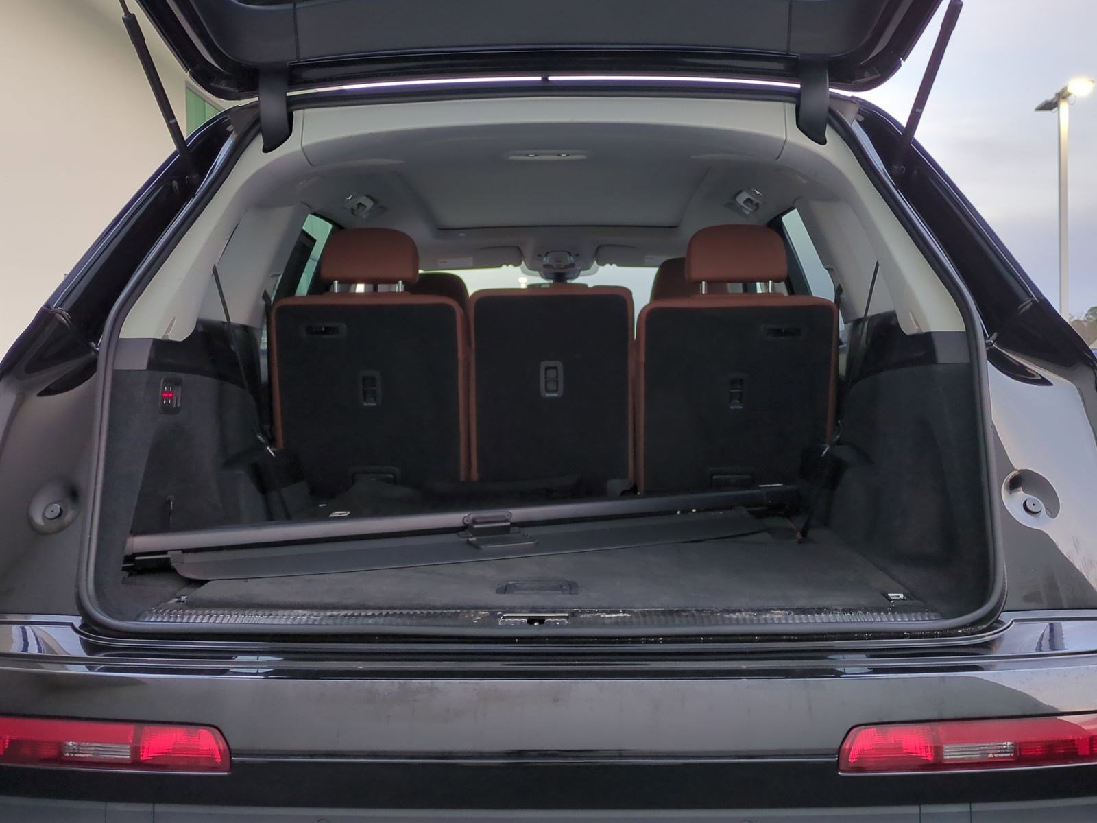 Used 2022 Audi Q7 Premium Plus image 33