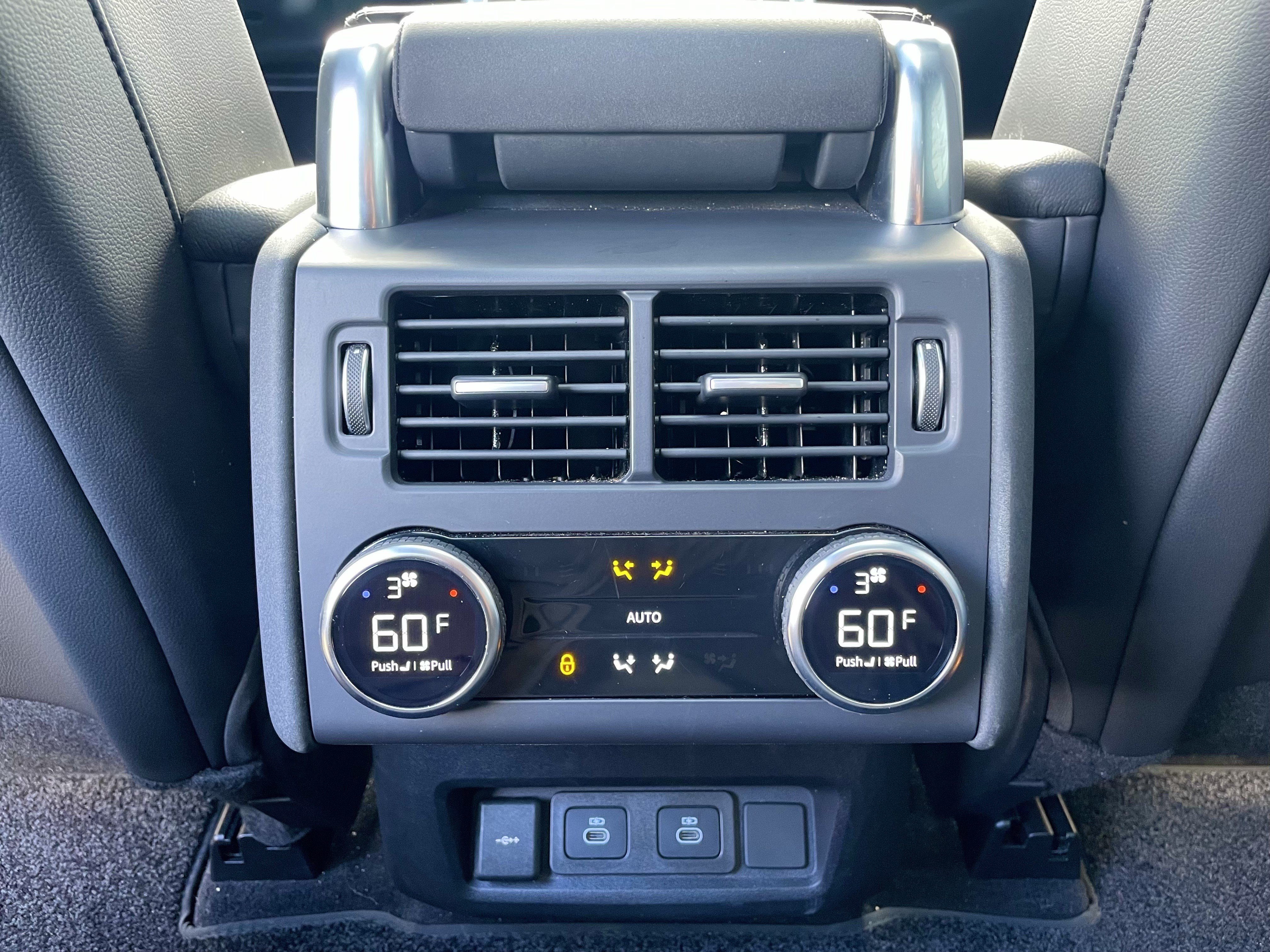 Certified 2025 Land Rover Discovery Dynamic SE AWD/4WD image 26
