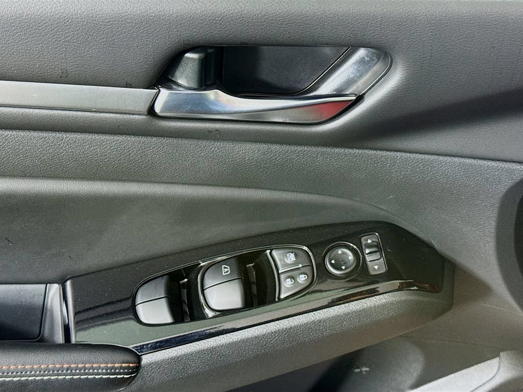 Used 2024 Nissan Altima 2.0 SR FWD image 26