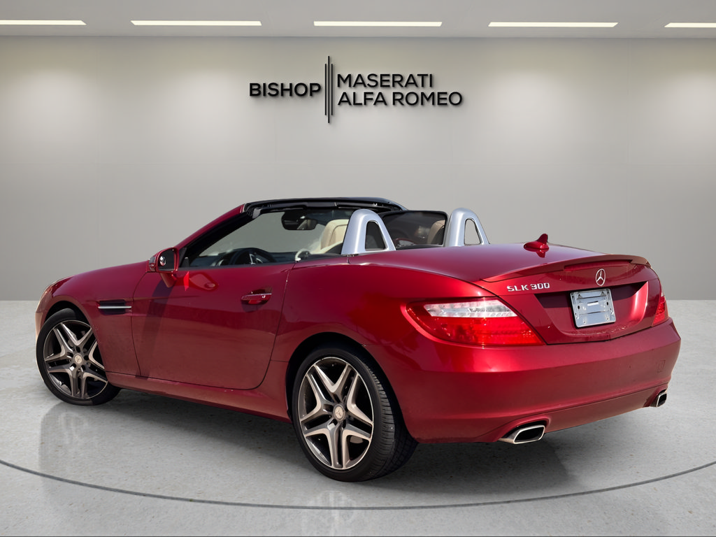 Used 2016 Mercedes-Benz SLK 300 image 3