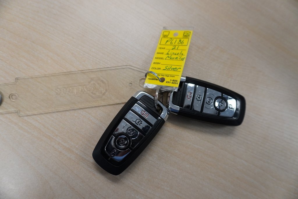 Used 2021 Lincoln Nautilus FWD w/ Equipment Group 101A image 35