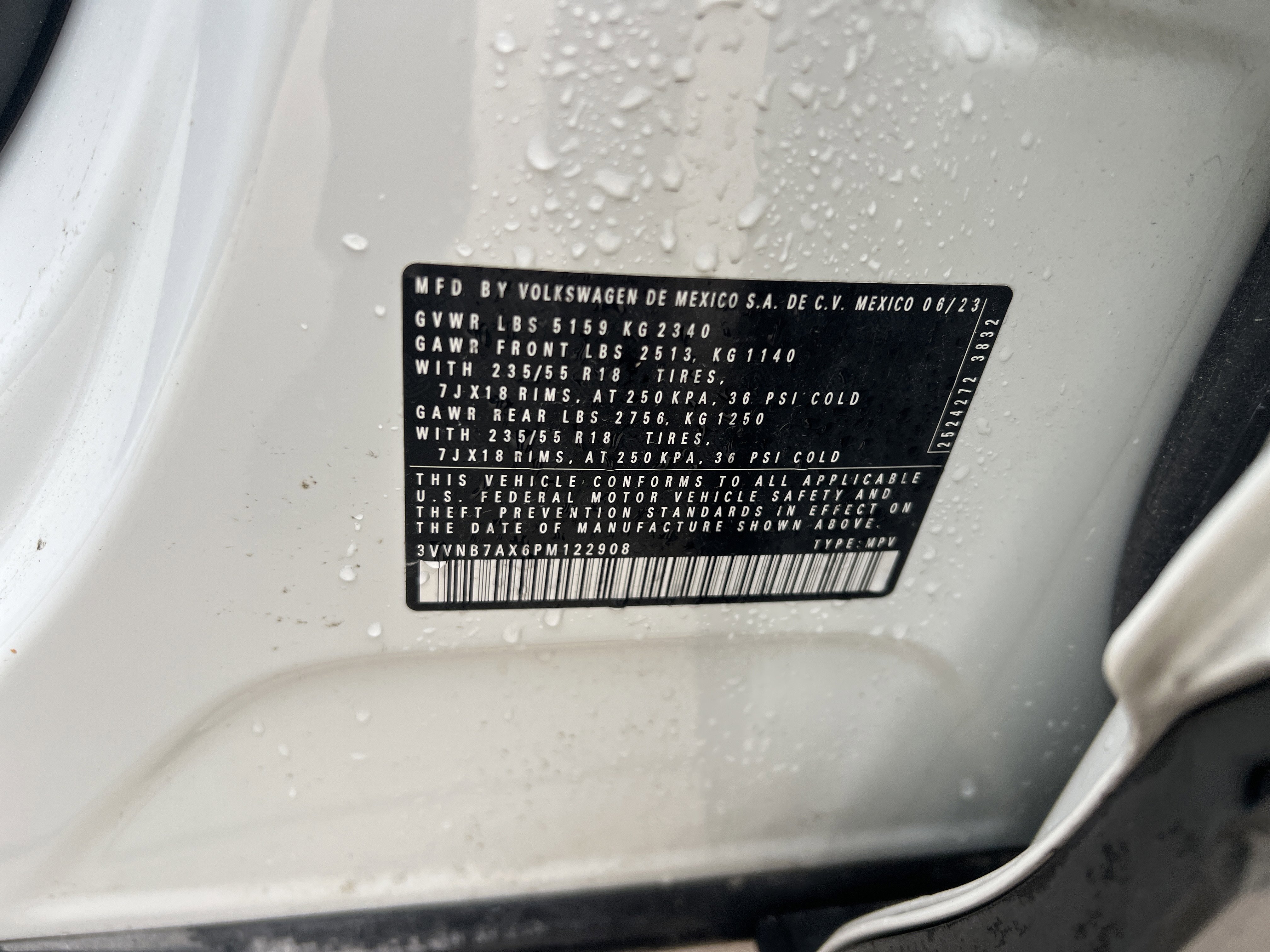 Certified 2023 Volkswagen Tiguan SE FWD image 32
