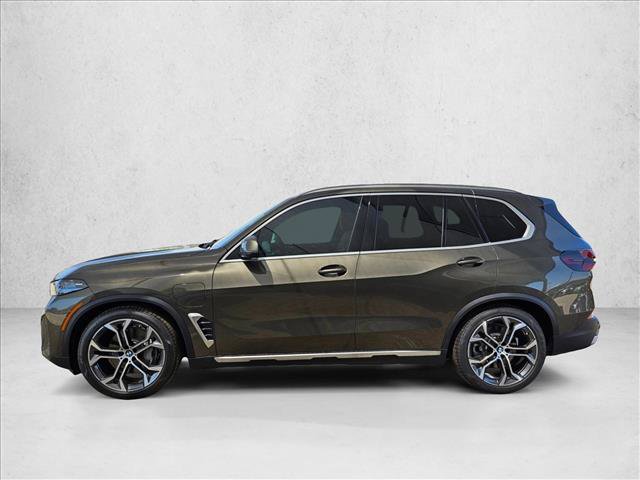 New 2026 BMW X5 xDrive50e w/ Climate Comfort Package AWD/4WD image 8