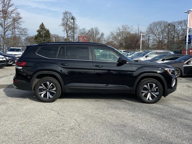 Used 2025 Volkswagen Atlas SE image 4