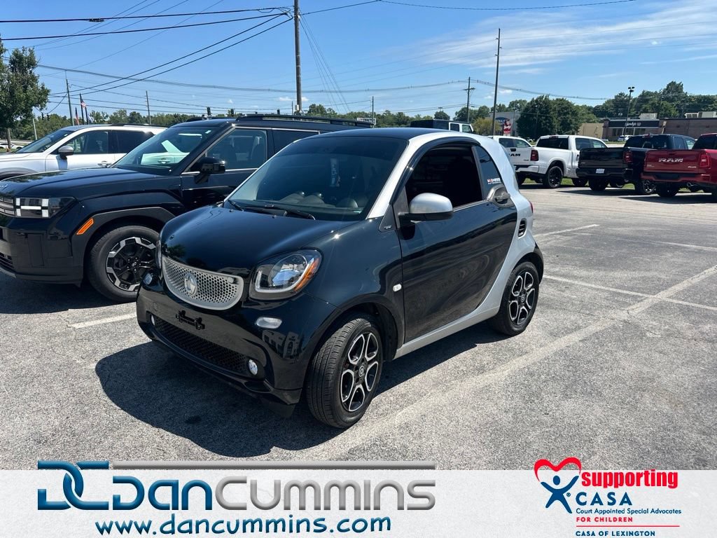 Used 2016 smart fortwo Prime RWD image 1