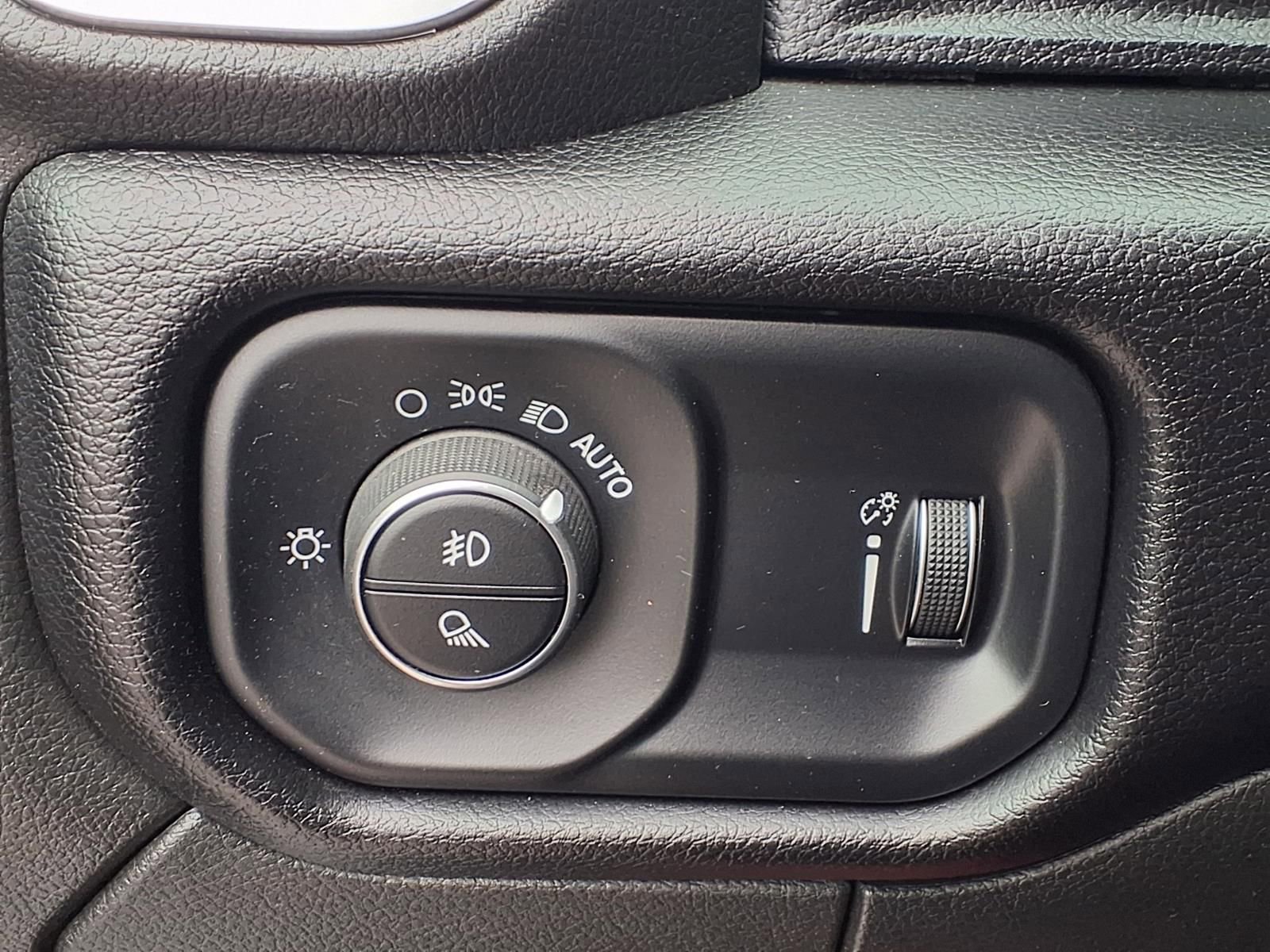 Used 2024 RAM 2500 Big Horn AWD/4WD image 11