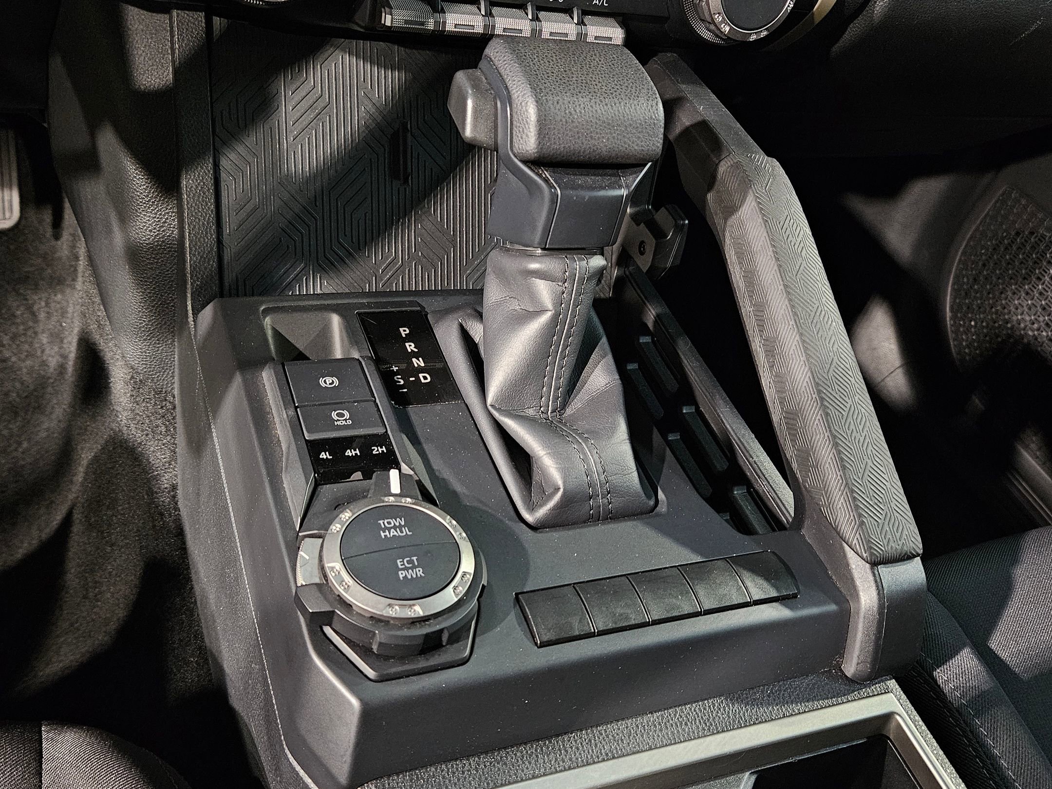 Certified 2025 Toyota Tacoma SR5 image 32