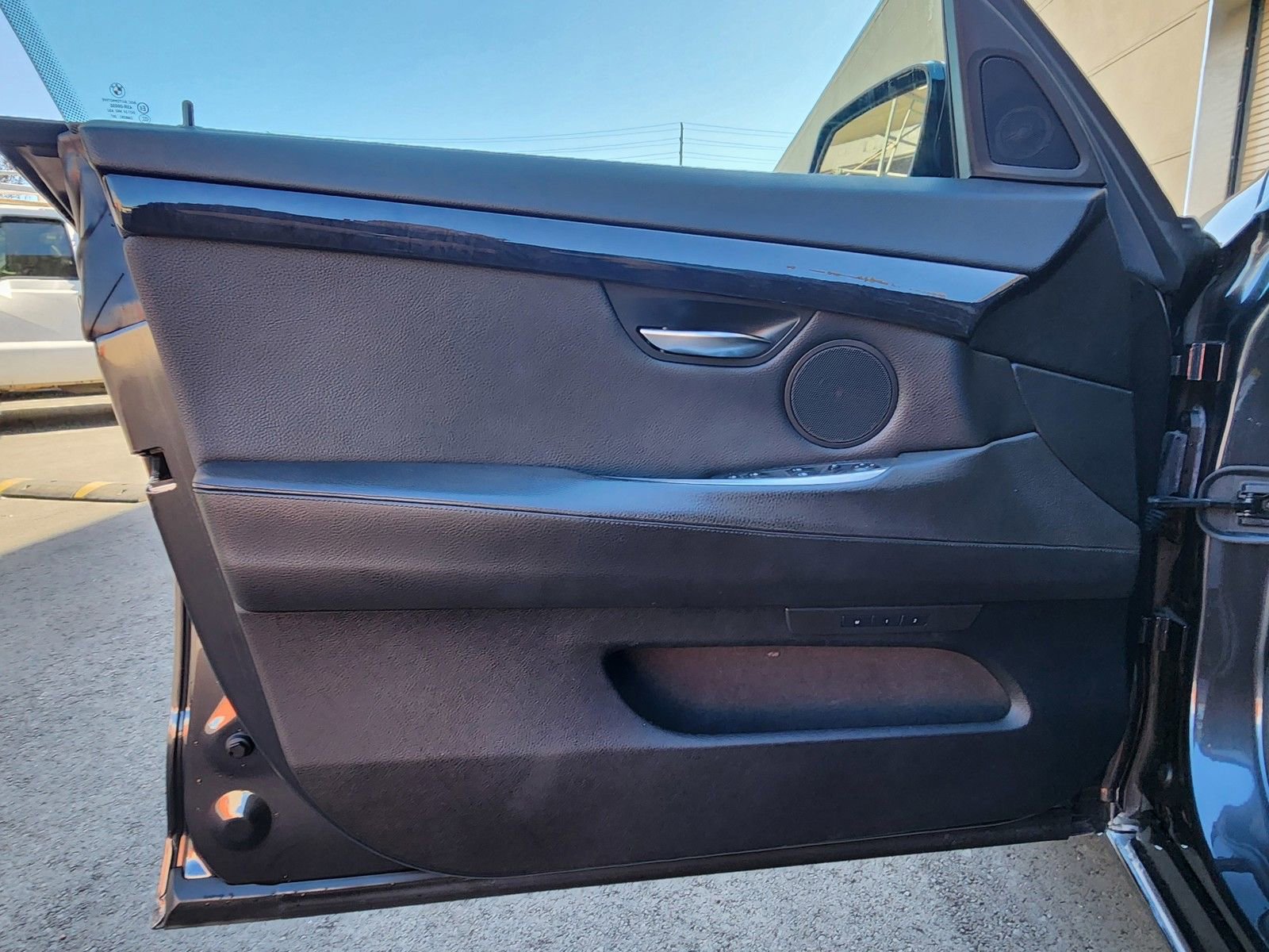 Used 2011 BMW 550i Gran Turismo image 16