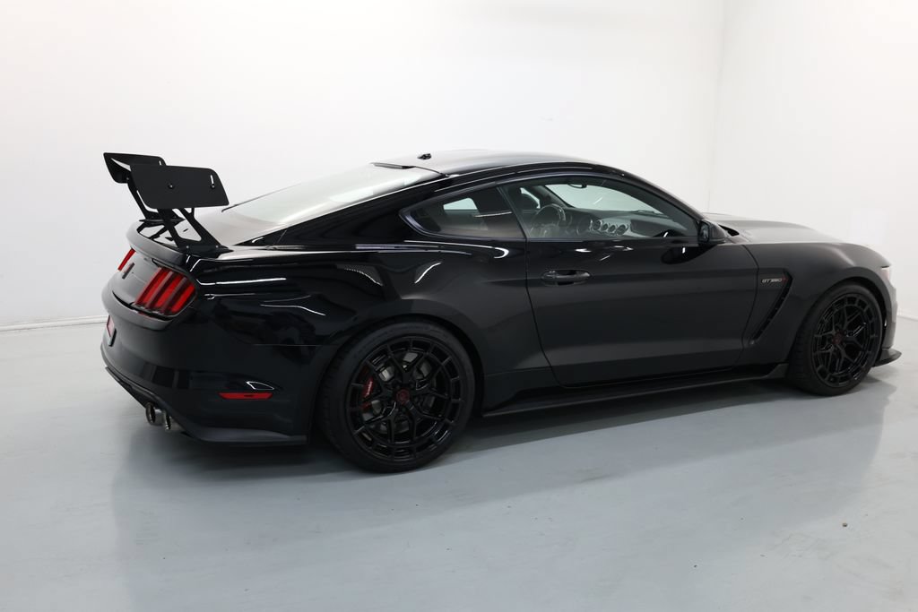 Used 2019 Ford Mustang Shelby GT350R w/ GT350R Equipment Group 920A RWD image 66