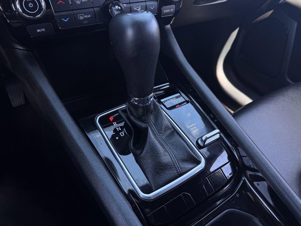 Used 2025 Jeep Compass Limited image 20