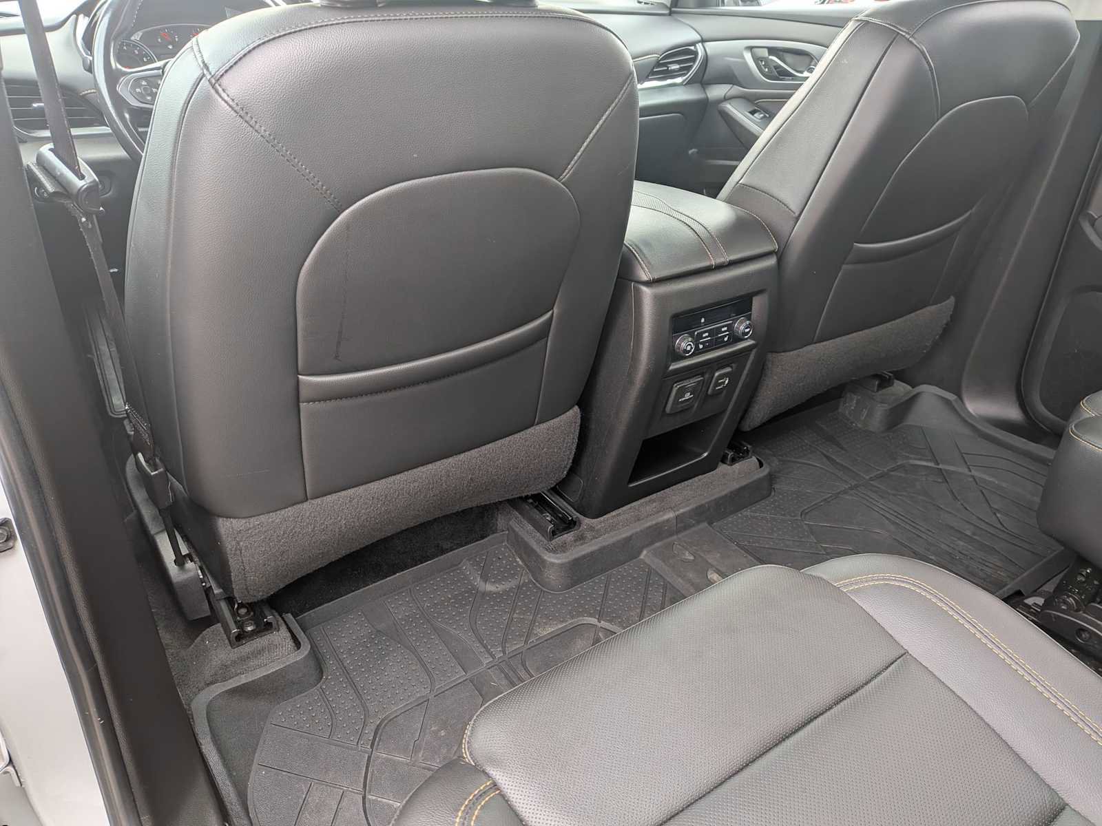 Used 2020 Chevrolet Traverse Premier w/ Redline Edition AWD/4WD image 17