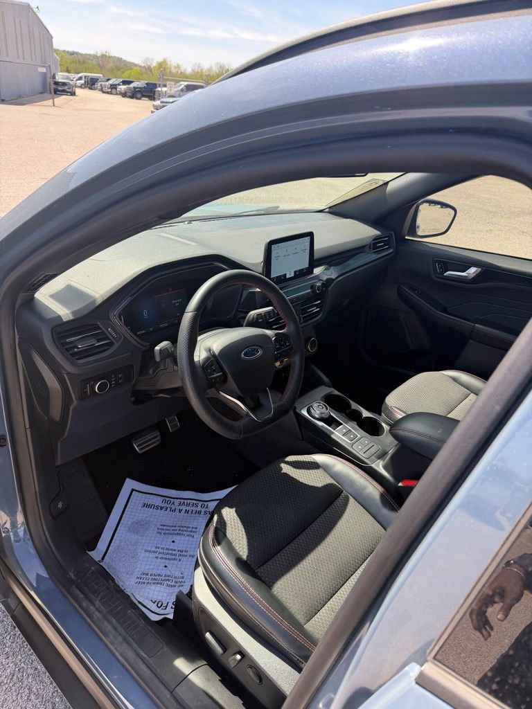 Used 2023 Ford Escape ST-Line image 12