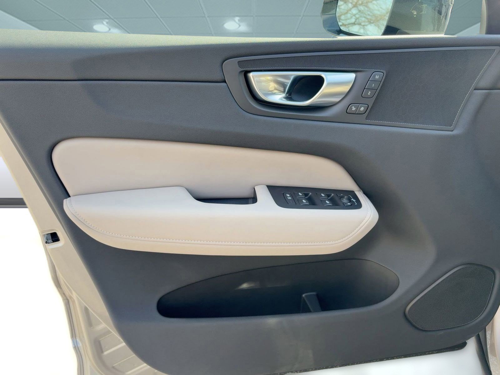 New 2026 Volvo XC60 T8 Plus w/ Protection Package Premier image 20