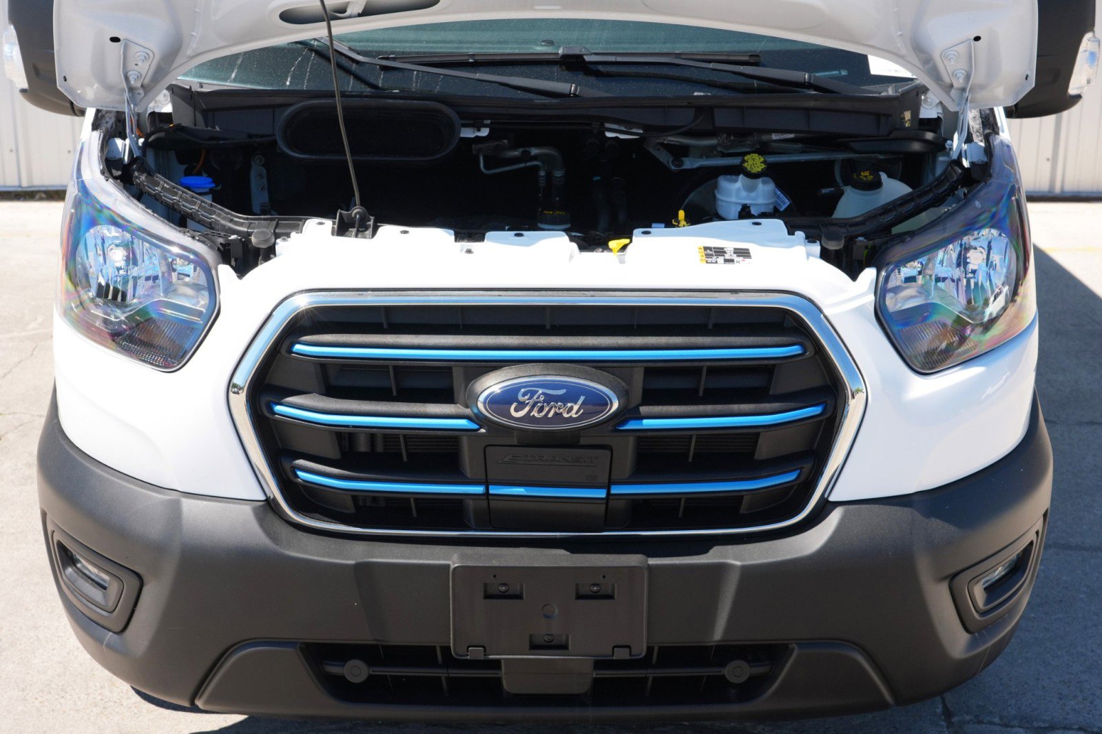 Used 2022 Ford E-Transit Medium Roof w/ Load Area Protection Package image 7