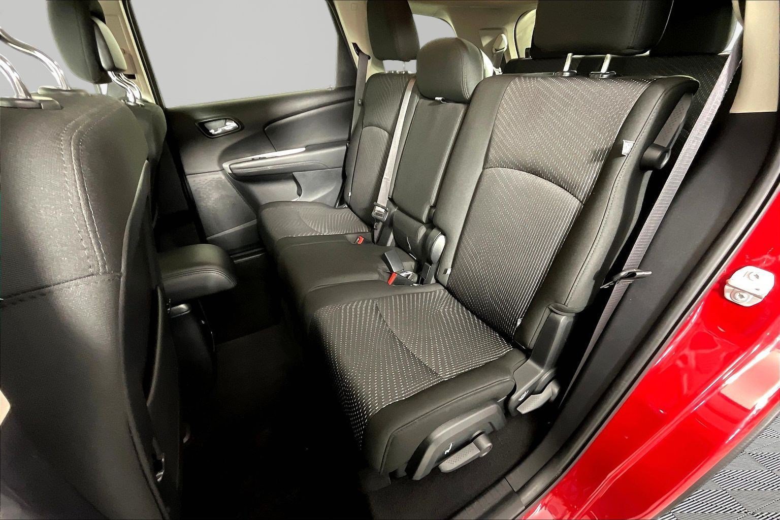 Used 2020 Dodge Journey SE w/ SE Popular Equipment Group FWD image 22