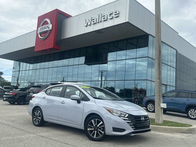 Used 2025 Nissan Versa SV FWD image 1