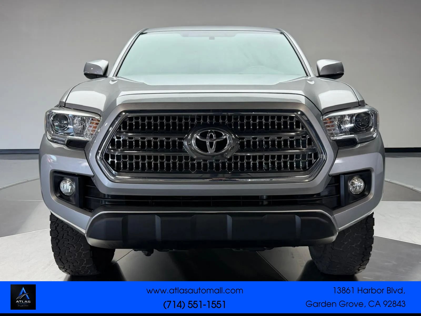 Used 2016 Toyota Tacoma TRD Off-Road w/ Premium & Technology Package RWD image 3