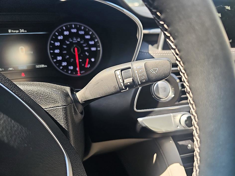 Used 2021 Genesis G70 2.0T w/ Prestige Package image 23