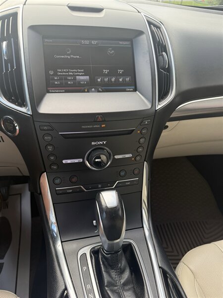 Used 2015 Ford Edge Titanium w/ Equipment Group 301A FWD image 19