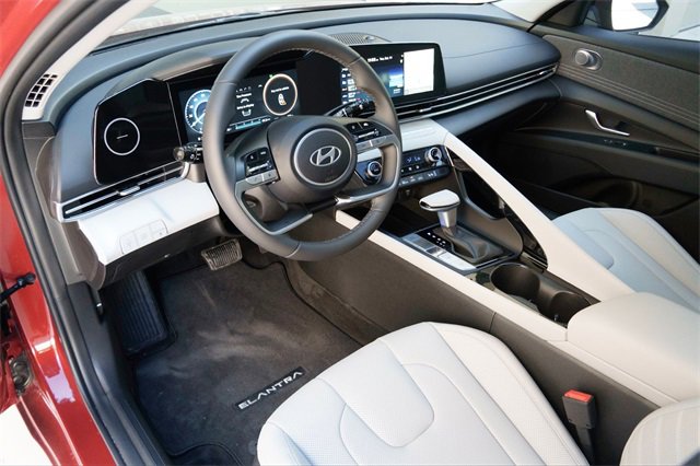 Certified 2025 Hyundai Elantra Limited image 8
