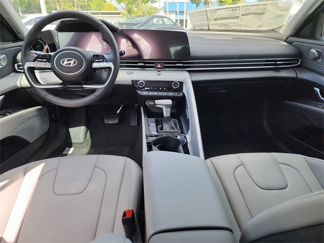 New 2025 Hyundai Elantra Limited image 10