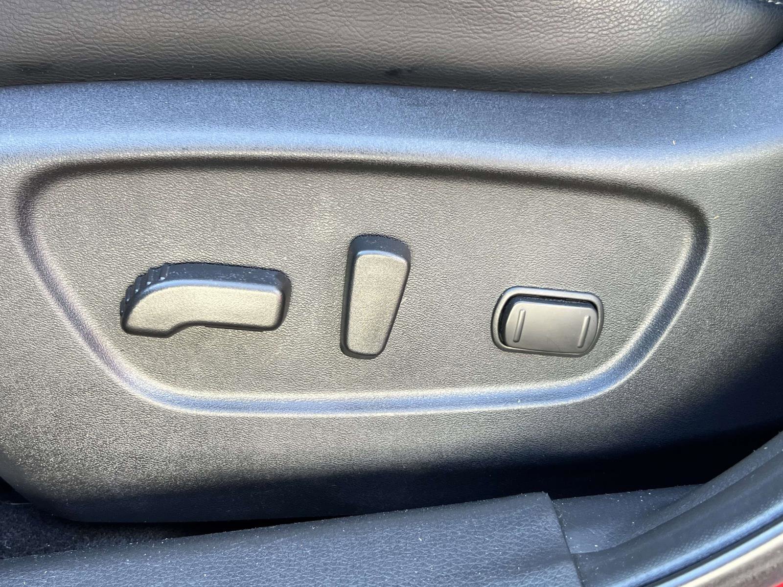 Used 2022 Nissan Rogue Sport SL w/ Premium Package image 25