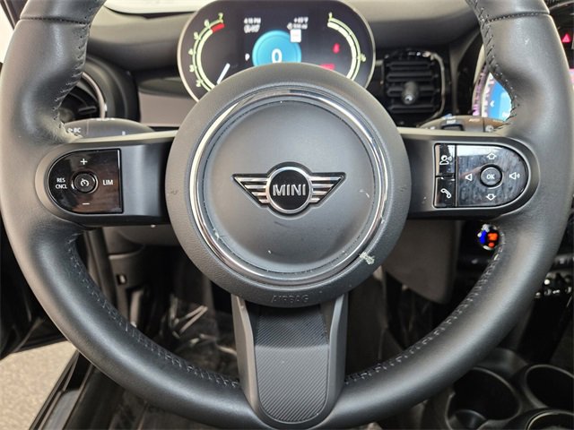Used 2023 MINI Cooper 4-Door Hardtop image 21