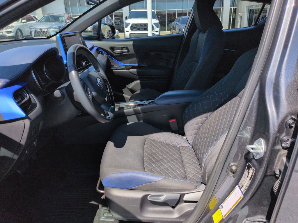 Certified 2022 Toyota C-HR XLE image 9