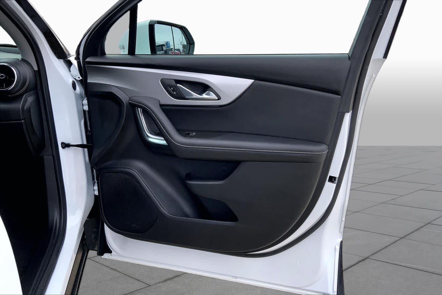 Certified 2025 Chevrolet Blazer LT FWD image 22