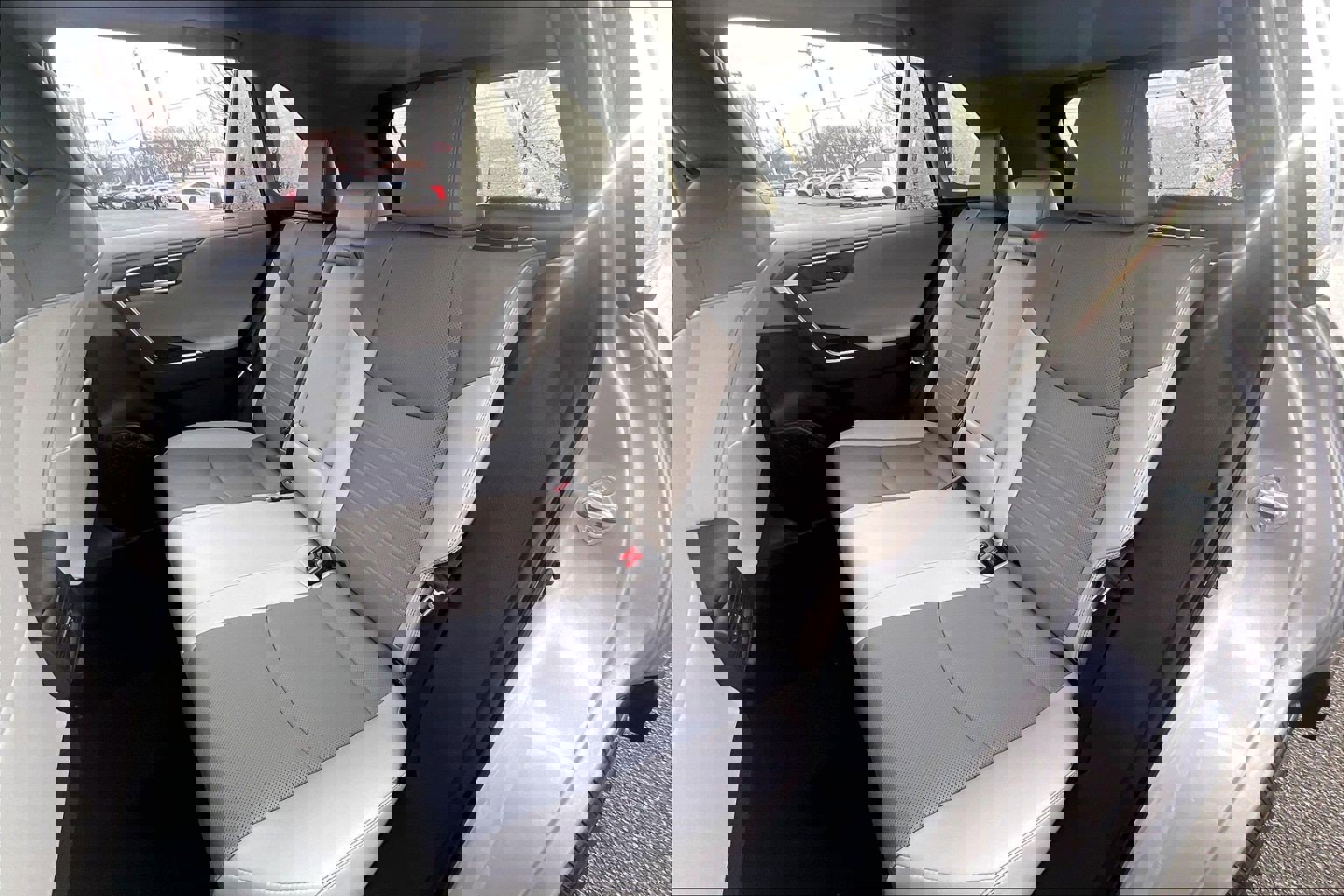 Used 2025 Toyota RAV4 Limited image 31