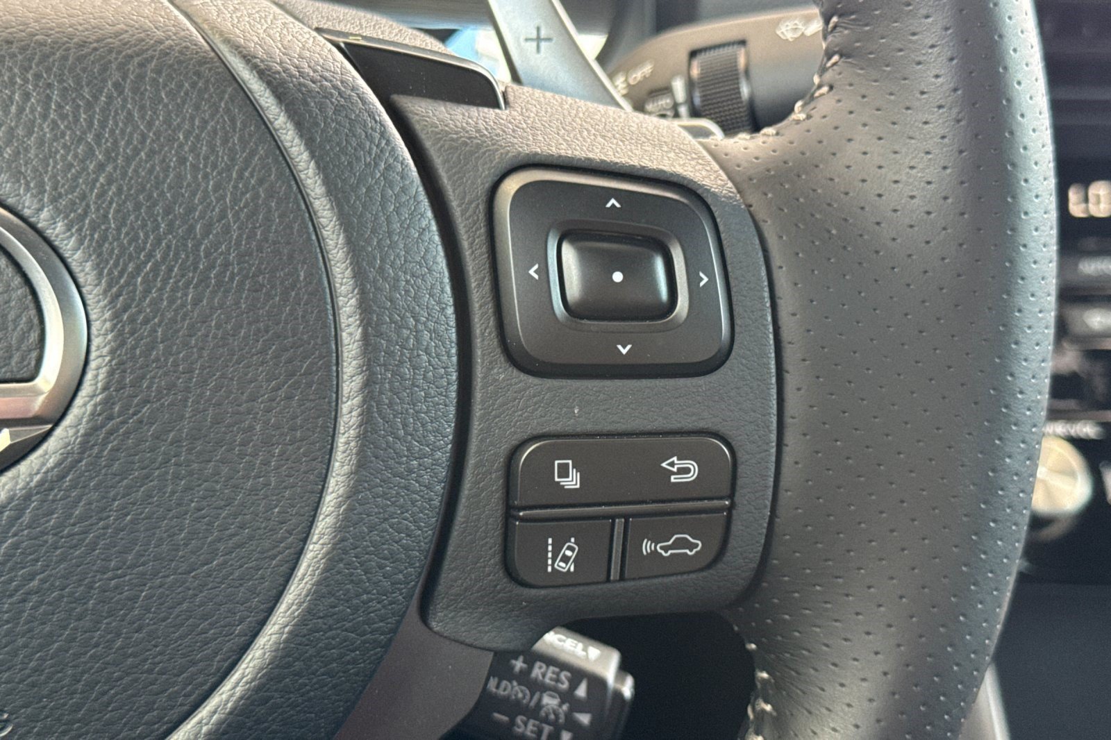 Used 2025 Lexus IS 350 F Sport RWD image 30