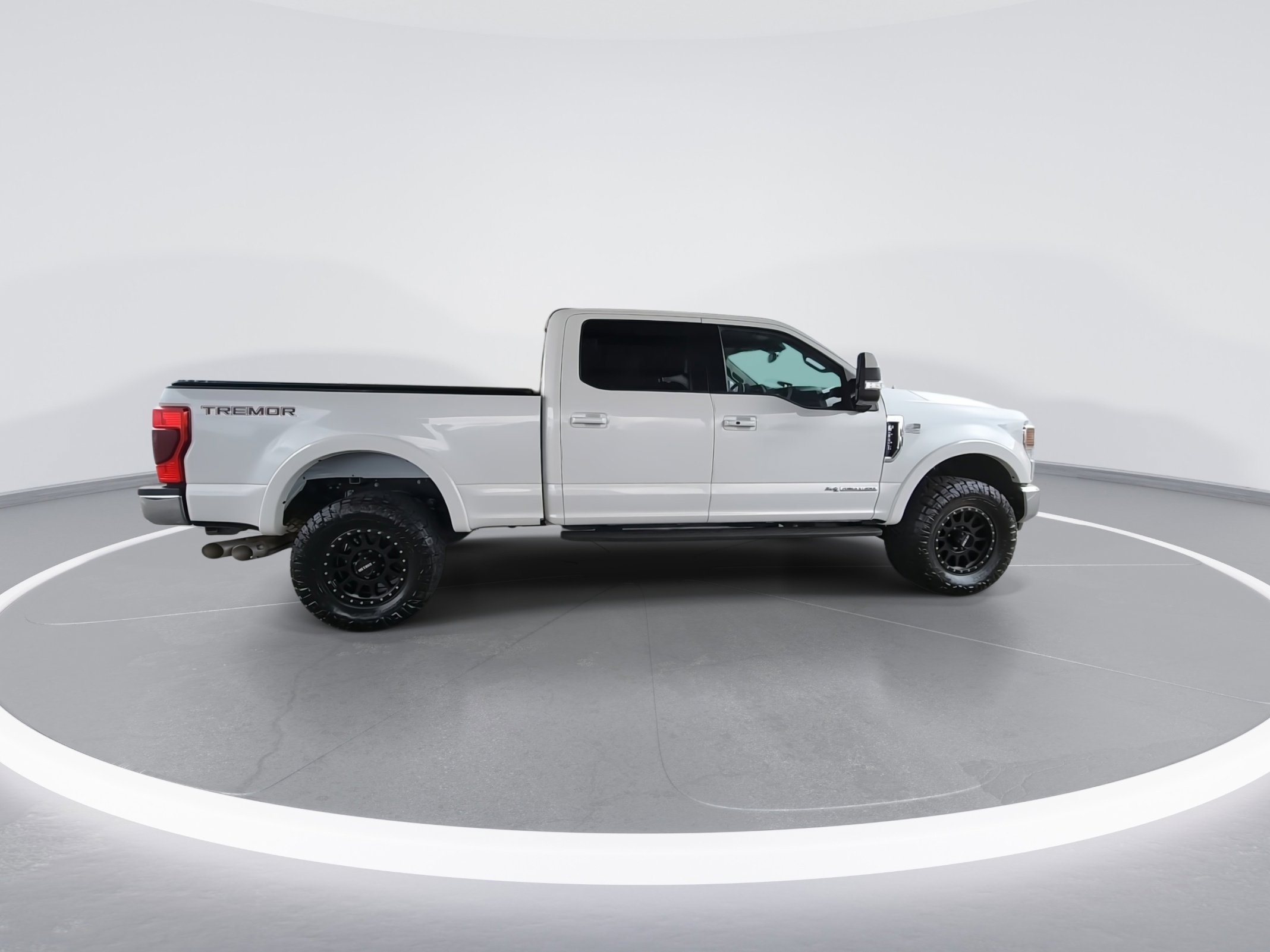 Used 2021 Ford F250 Lariat w/ Tremor Off-Road Package image 8