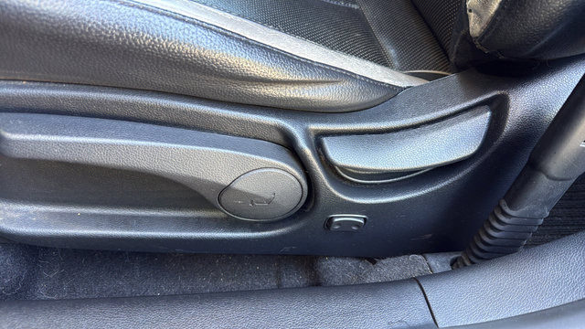 Used 2014 Hyundai Veloster Turbo FWD image 13