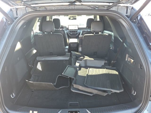 Certified 2025 Ford Explorer ST image 12